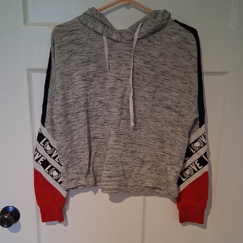 No Boundaries Juniors L (11/13) Gray and Red Love Print Hoodie